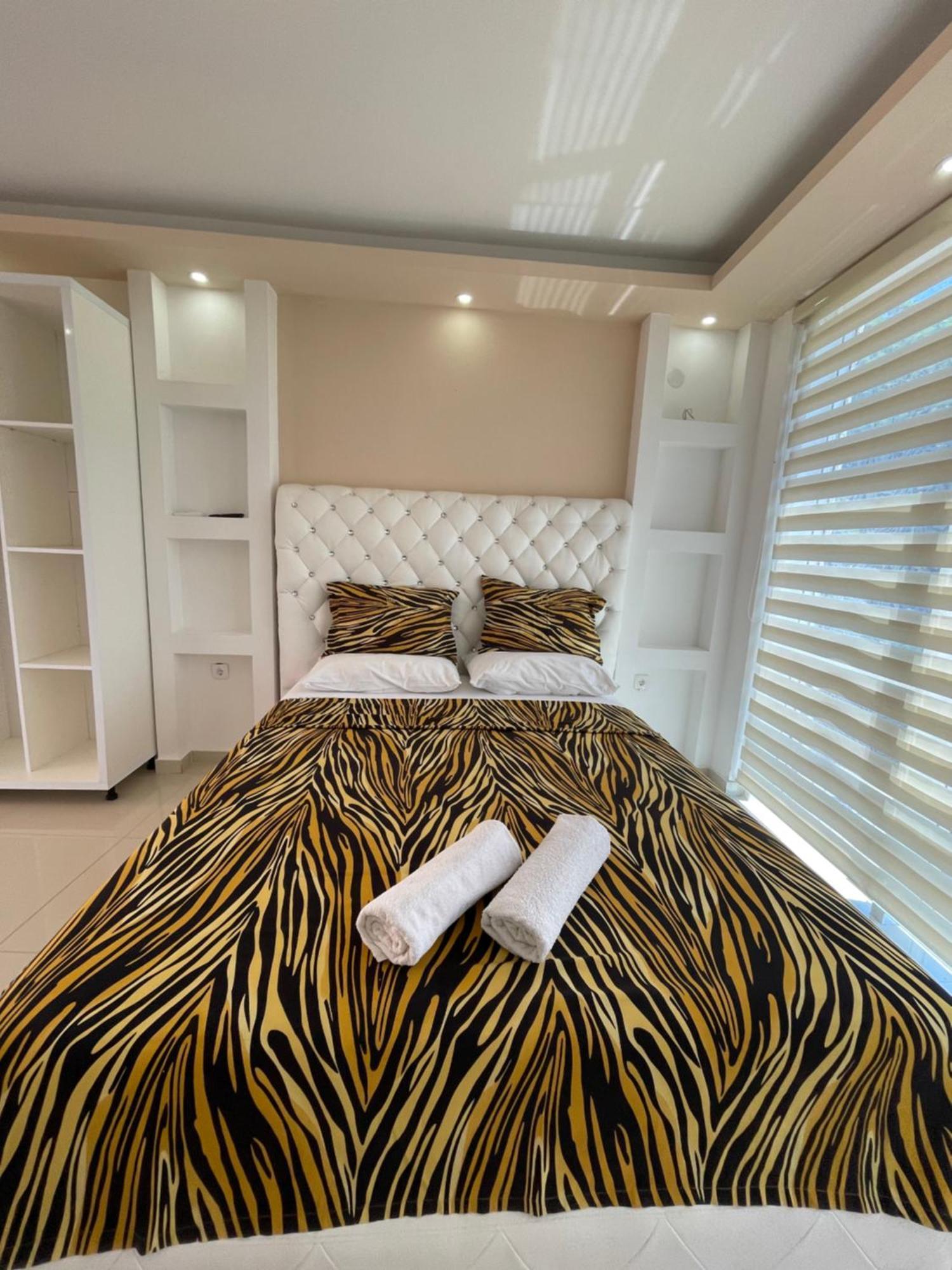 Queen Kodre Apartments Улцинь Экстерьер фото