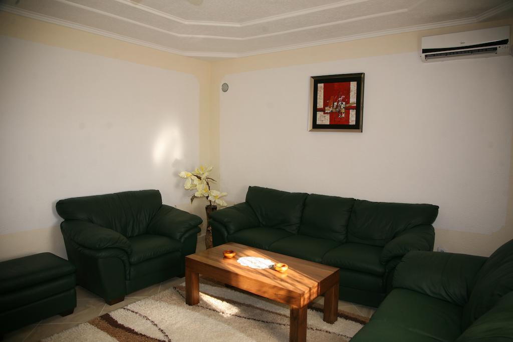 Queen Kodre Apartments Улцинь Номер фото